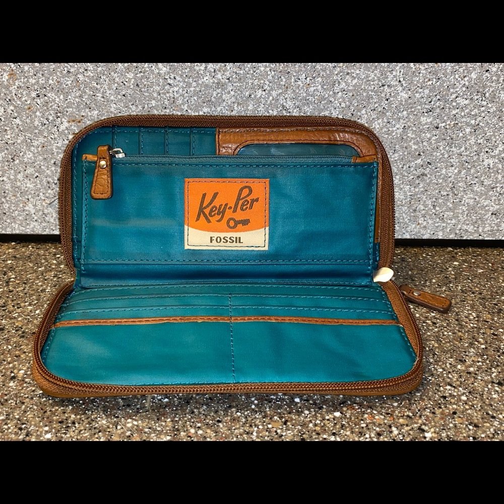 Fossil Keyper Wallet - image 5